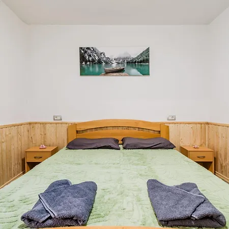 Lev With Terrace And 2 Bedrooms Lägenhet