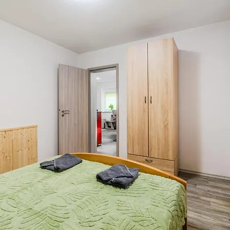Lev With Terrace And 2 Bedrooms *