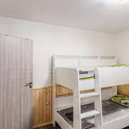 Lev With Terrace And 2 Bedrooms *